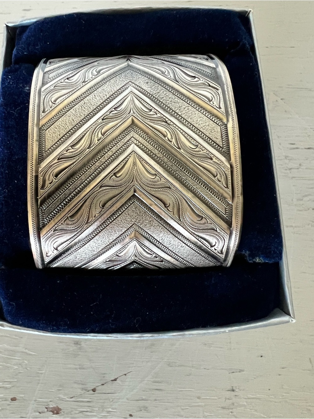 Montana Silversmiths cuff bracelet engraved Horizon